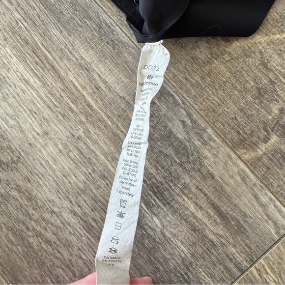 lululemon athletica 🍋 Seamless Unlined Sports Bra - Black - Size: 32DD - Picture 6 of 6